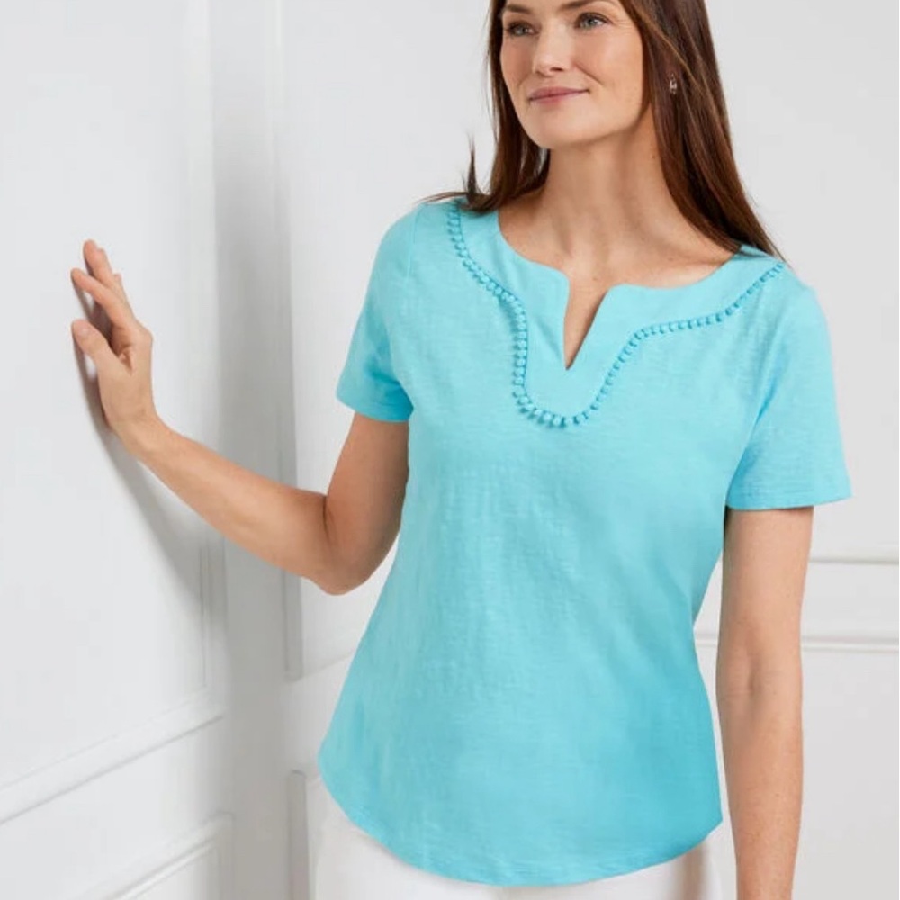 Talbot’s 100% cotton, , turquoise, dot trim tulip hem t-shirt. Size LP.